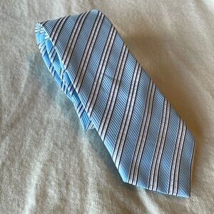Combatant Gentleman tie